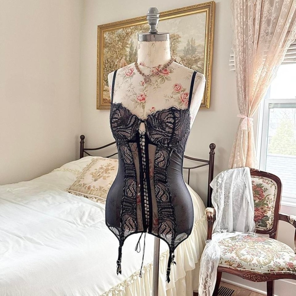 black lace bustier Victoria's Secret black bustier size 34c